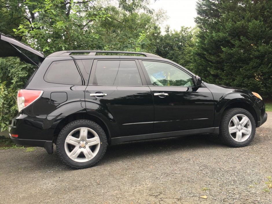 KHAI NGUYEN's 2010 Forester X PREMIUM