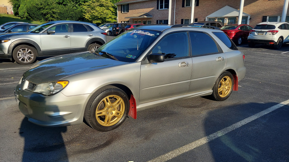 mia C's 2006 Impreza 2.5i wagon