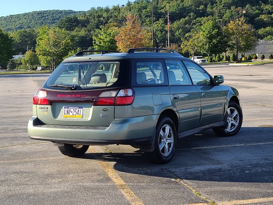 Nicholas Ferrara's 2004 Outback H6-3.0 LL Bean Editi