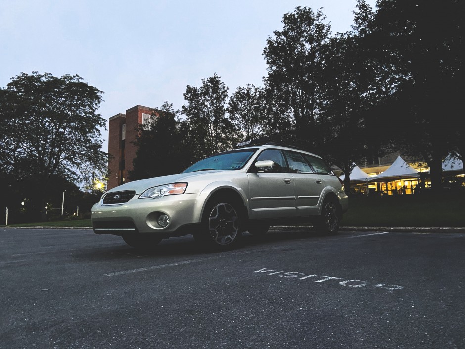 Zachary Lukens's 2006 Outback 3.0 R