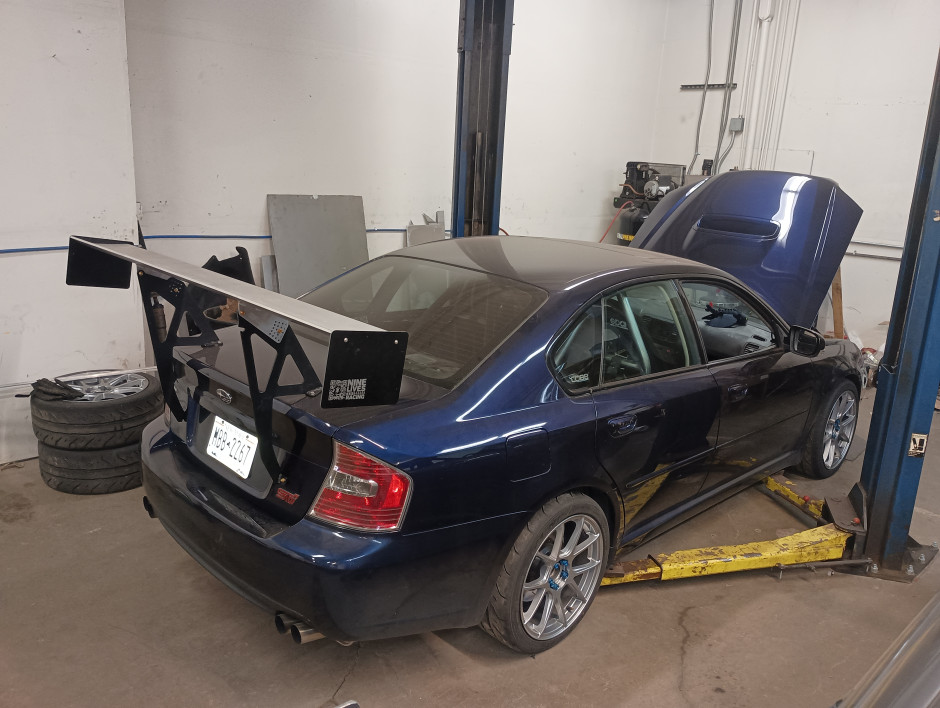 Garrett  H's 2005 Legacy 2.5 GT Limited