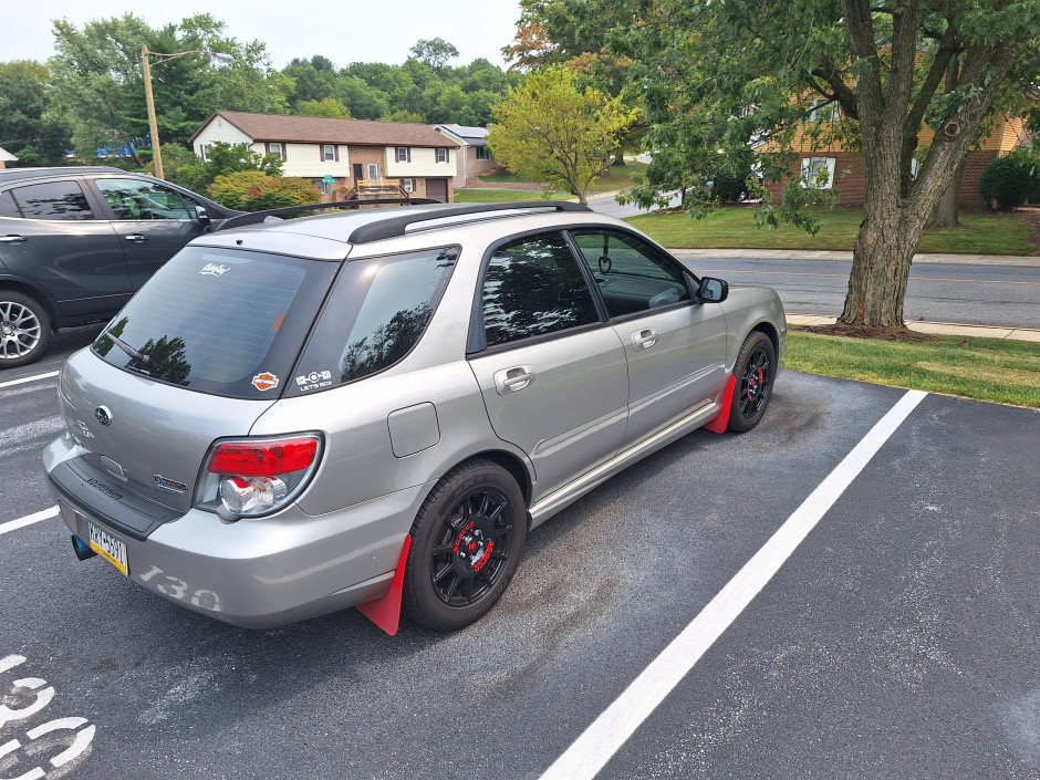 mia C's 2006 Impreza 2.5i wagon