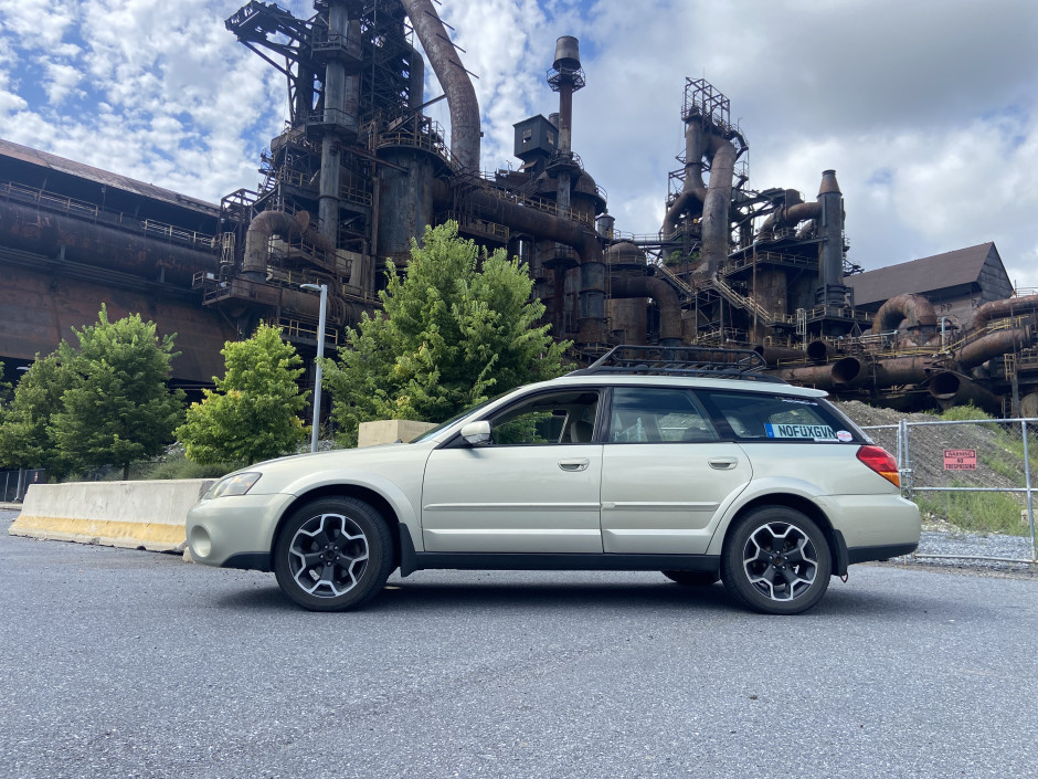 Zachary Lukens's 2006 Outback 3.0 R