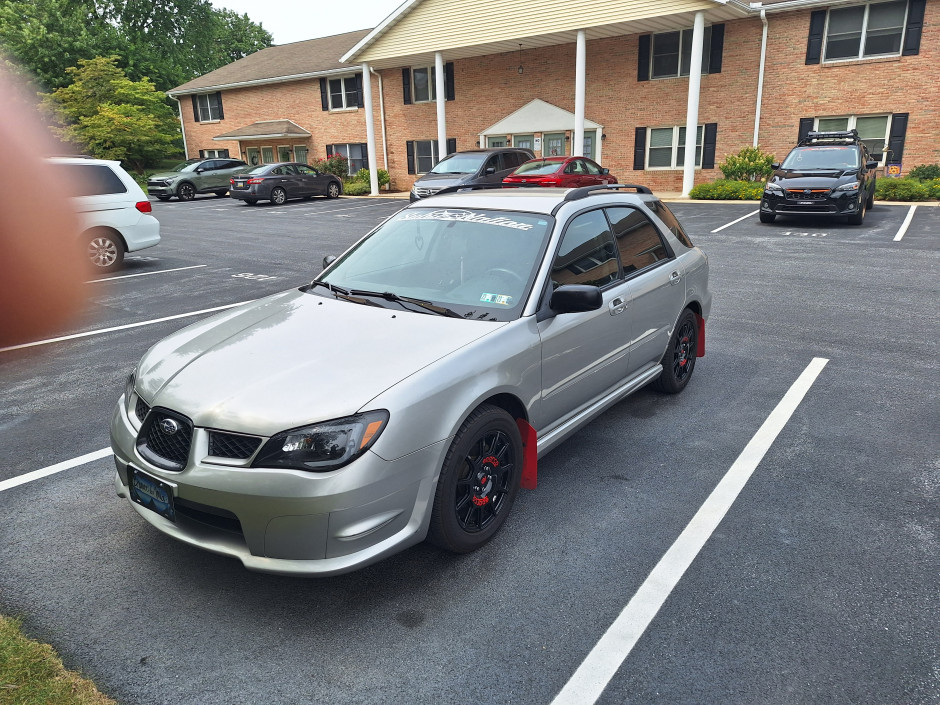 mia C's 2006 Impreza 2.5i wagon