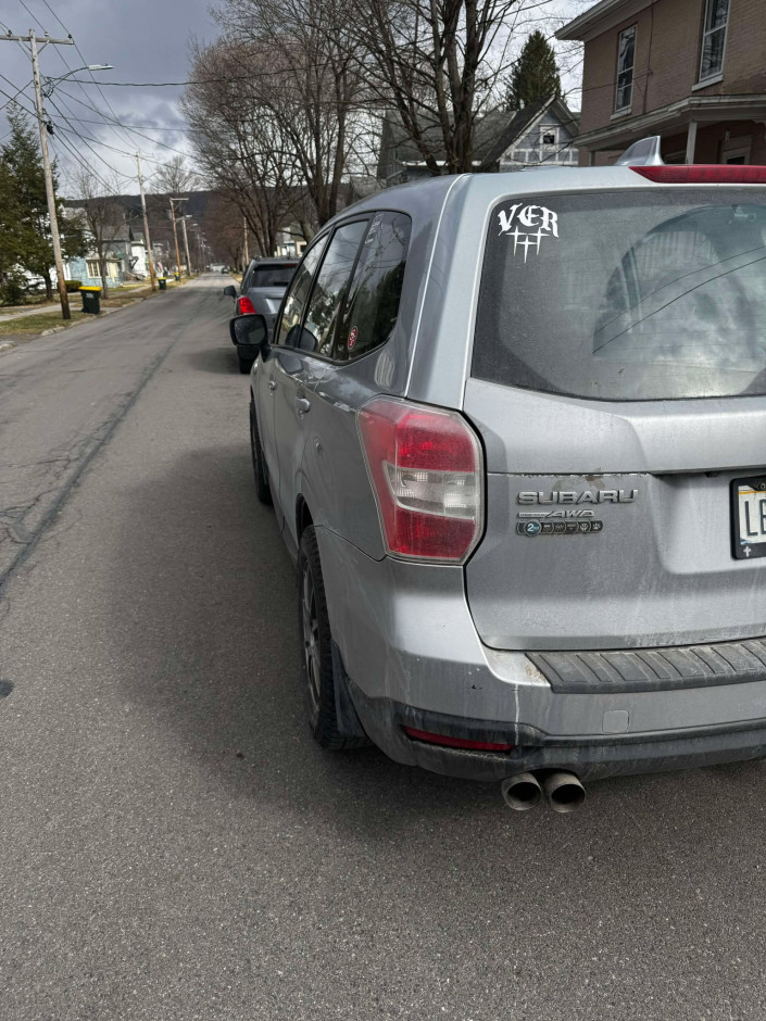 cody H's 2016 Forester 2.5i