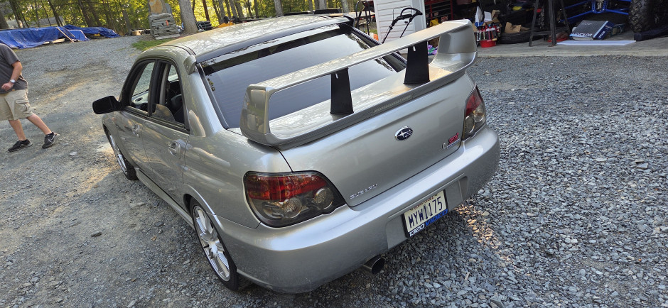 Dustin Shares's 2006 Impreza WRX STI